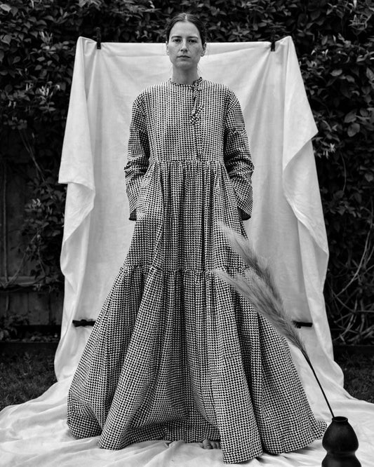 Exaggerated Volume Dresses: Modern Silhouettes with Impact