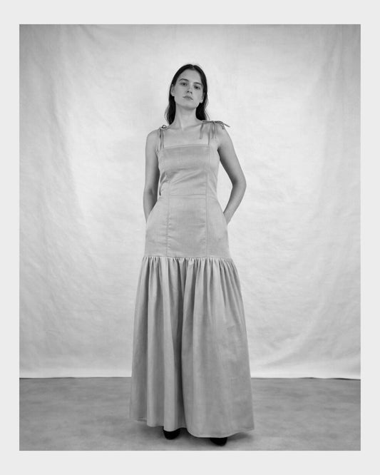 How to Style a Maxi Dress for Every Occasion (Modern Guide)